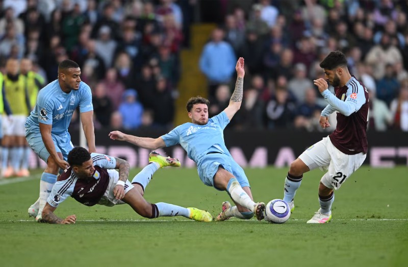 Nottingham có lợi thế sân nhà trước Aston Villa
