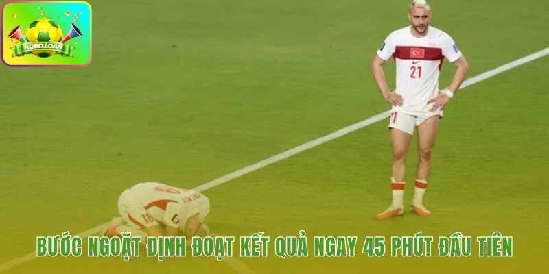 Bàn thắng chớp nhoáng và tấm thẻ đỏ lịch sử trong hiệp một